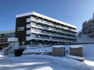 صورة لـ Studio Chamrousse, 1 pièce, 4 personnes - FR-1-549-33 في شامروس