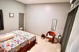 Postel nebo postele na pokoji v ubytování Villa Palm Springs by REQhome