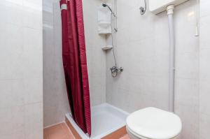 Ein Badezimmer in der Unterkunft Apartments & Rooms Mihajica