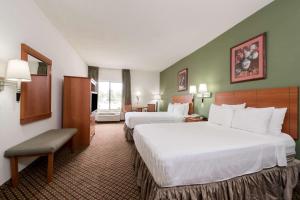 Super 8 by Wyndham Fort Worth South