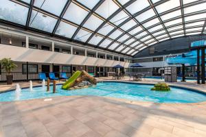 Swimming pool sa o malapit sa Best Western Rochester Hotel Mayo Clinic Area/ St. Mary's