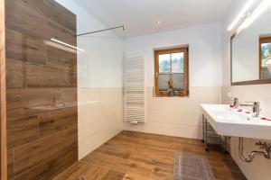 Koupelna v ubytování Landhotel Hinteraigengut