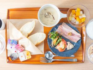 Makanan di atau di tempat lain dekat hotel