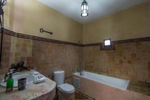 Koupelna v ubytování Riad Pacha Palace