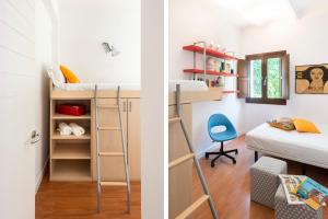 A bed or beds in a room at Alohamundi Triana