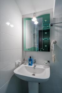 Koupelna v ubytování 2-room Apartment NFT Gudauri 303 + 34 fotografií