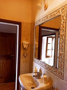 Bathroom sa Villa Podere Cartaio Bio Estate Pool AirC