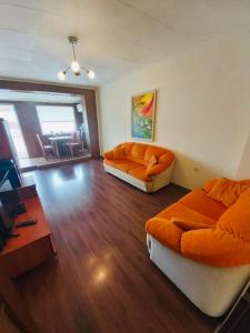 Кът за сядане в Colorful 1-BDR Apartment - Top center of Burgas