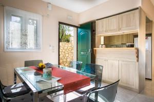 A kitchen or kitchenette at Villa Inspiration