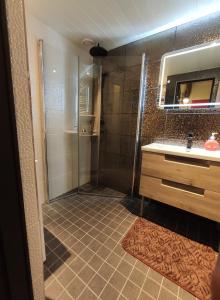 Koupelna v ubytování Chelsea Roosi 11 Apartment + 33 fotografií