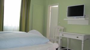 Μια τηλεόραση ή/και κέντρο ψυχαγωγίας στο Hotel AlleeSchlößchen