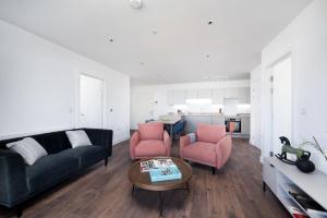 Stylish and Modern Apartments in Barking - Long Term Stay, London, UK -  Booking.com