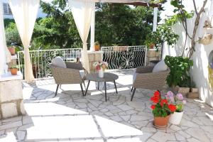 Ein Balkon oder eine Terrasse in der Unterkunft Rooms D&L, FREE Parking on-site