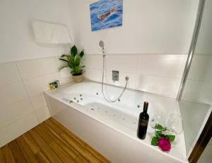 Fotografie z fotogalerie ubytování Luxus Penthouse Bregenz Feldmoos mit Whirlpool & riesen Terrasse, nahe Festspiele v destinaci Bregenz