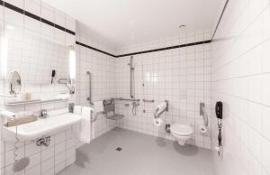 Koupelna v ubytování Radisson Blu Hotel Hannover