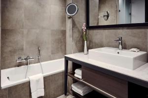 Koupelna v ubytování Radisson Blu Hotel Hannover