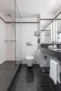 Koupelna v ubytování Radisson Blu Hotel Hannover