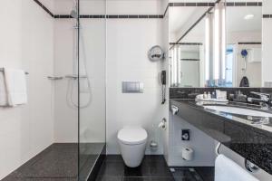 Koupelna v ubytování Radisson Blu Hotel Hannover