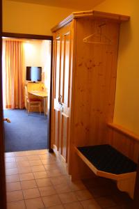 TV a/nebo společenská místnost v ubytování Hotel-Landgasthof Ploss