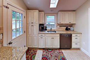Gallery image of Lilly Pond Place in Dennis