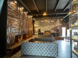 Posezení v ubytování Gudauri Loft Hotel