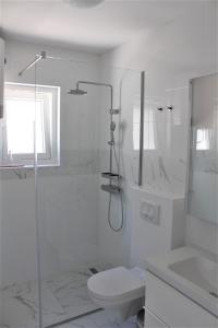 Phòng tắm tại Villa Lovisa, private pool and amazing sea view