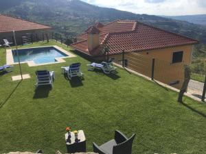 Uma vista geral da montanha ou uma vista da montanha a partir da casa de férias