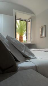 A seating area at Scipioni Best Rooms