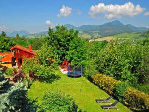 Ein allgemeiner Bergblick oder ein Berglick von der Ferienwohnung aus