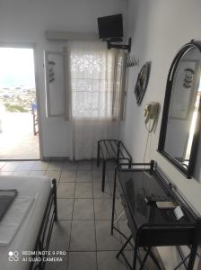 A television and/or entertainment centre at Lucas B Panorama