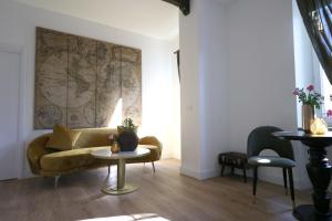 Posezení v ubytování Domino Hotel