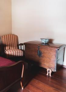 A seating area at Casa rural Los Madroños