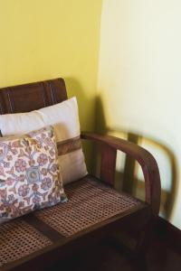 A bed or beds in a room at Casa rural Los Madroños