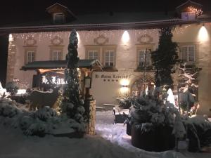 Foto da galeria de Hotel Garnì Laurino em Cavalese