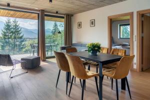 Nespecifikovaný výhled na hory nebo výhled na hory při pohledu z apartmánu