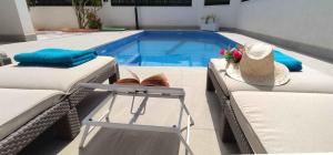 Basen w obiekcie CASA SOLEADA Piscina CLIMATIZADA y PRIVADA lub w pobliżu