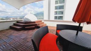 Istumisnurk majutusasutuses Habitat Suites Hotel By GHO Hoteles