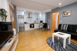 Kuchyň nebo kuchyňský kout v ubytování APARTAMENTOS ARGIA 2
