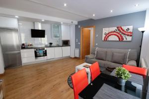 Kuchyň nebo kuchyňský kout v ubytování APARTAMENTOS ARGIA 2