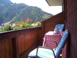 Ein Balkon oder eine Terrasse in der Unterkunft Haus Brigitte - Preise inclusive Pitztal Sommer Card