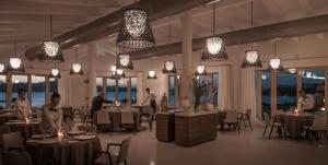 Restaurant ou autre lieu de restauration dans l'établissement Cala Cuncheddi - VRetreats