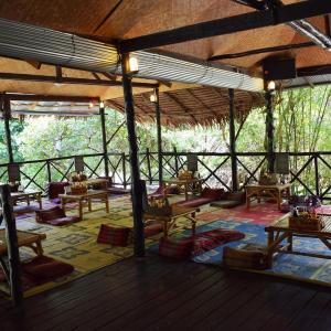 Restaurace v ubytování Shiralea Backpackers Resort