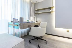 Fotografie z fotogalerie ubytování Kuanrong Suites Hotel Liangjiang love sea shopping park v destinaci Čchung-čching