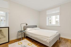 Postel nebo postele na pokoji v ubytování Charming 1BR in Superb Location, Free Parking & Wi-Fi