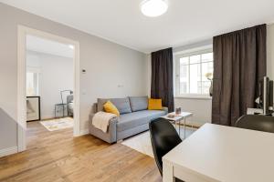 Posezení v ubytování Charming 1BR in Superb Location, Free Parking & Wi-Fi