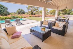 Basen w obiekcie Finca CAN LLORENC by Mallorca Villa Selection lub w pobliżu