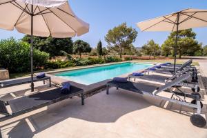 Basen w obiekcie Finca CAN LLORENC by Mallorca Villa Selection lub w pobliżu