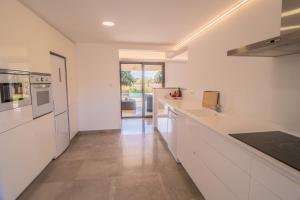 Kuchnia lub aneks kuchenny w obiekcie Finca CAN LLORENC by Mallorca Villa Selection