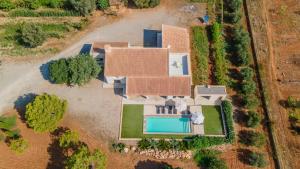 Basen w obiekcie Finca CAN LLORENC by Mallorca Villa Selection lub w pobliżu