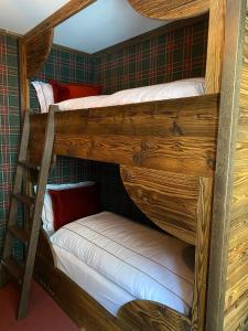 Postel nebo postele na pokoji v ubytování Chalet Bull Zermatt